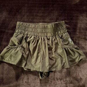 NWOT Free People Movement Shorts XS Green Lined‎ The Way Home